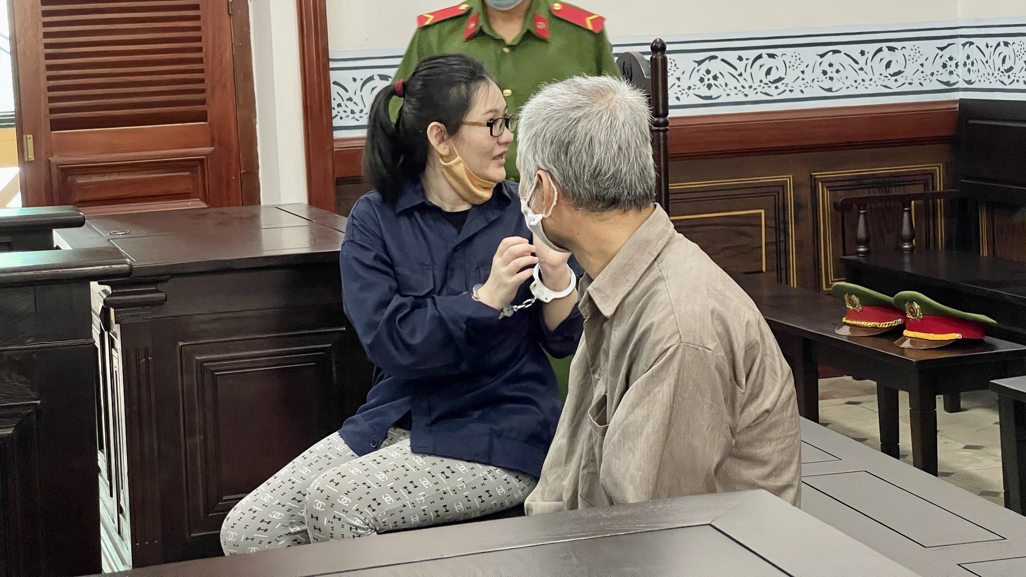 TP HCM: Nhà đang ở bỗng nhiên bị gán nợ ngân hàng