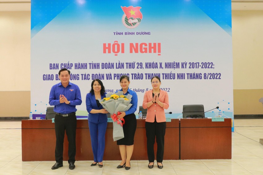 B&agrave; Trần Thị Diễm Trinh l&agrave;m B&iacute; thư Tỉnh Đo&agrave;n B&igrave;nh Dương - Ảnh 1.