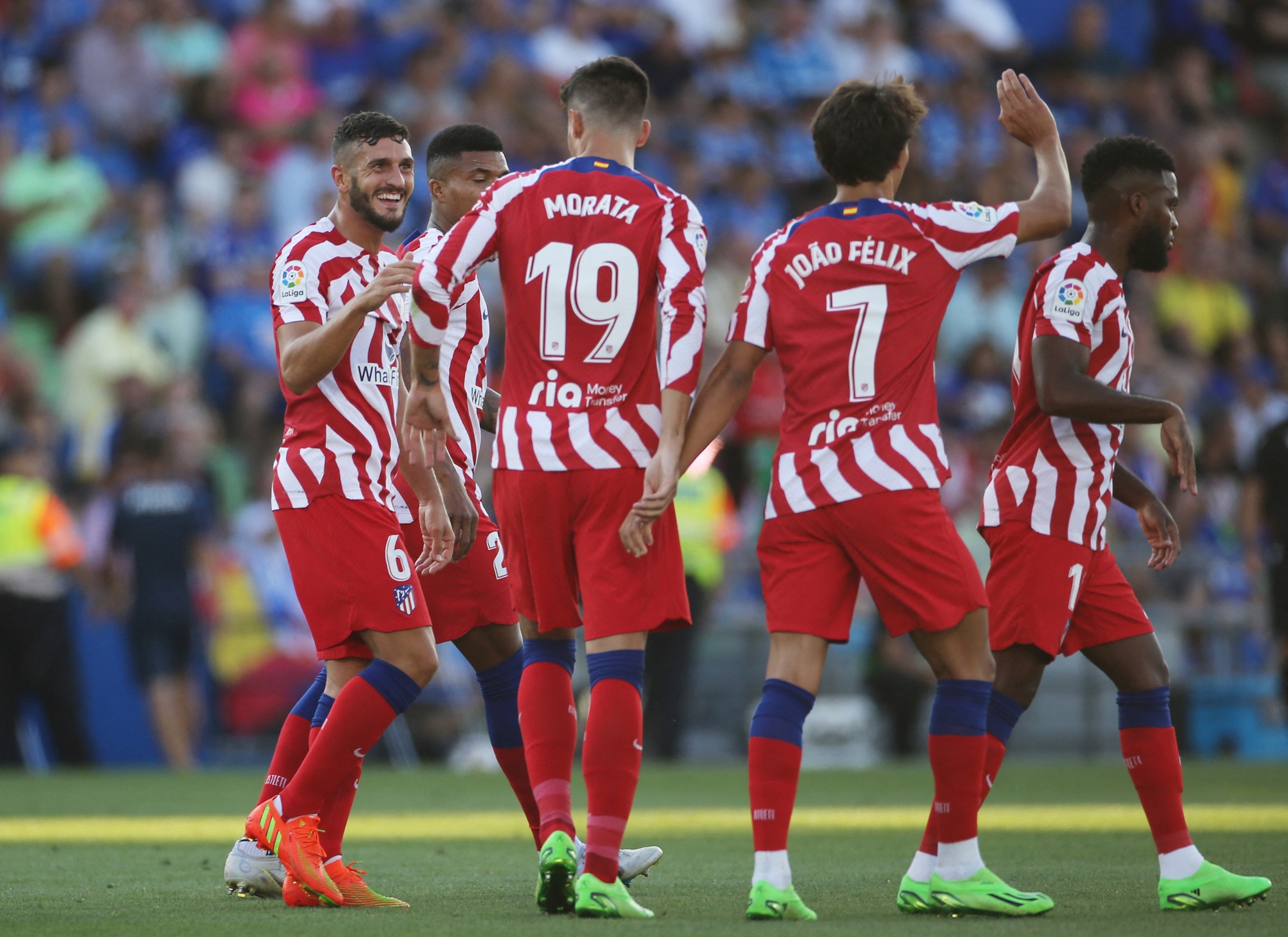 Ch&acirc;n gỗ Morata rực s&aacute;ng, Atletico Madrid vượt l&ecirc;n ng&ocirc;i đầu La Liga - Ảnh 2.