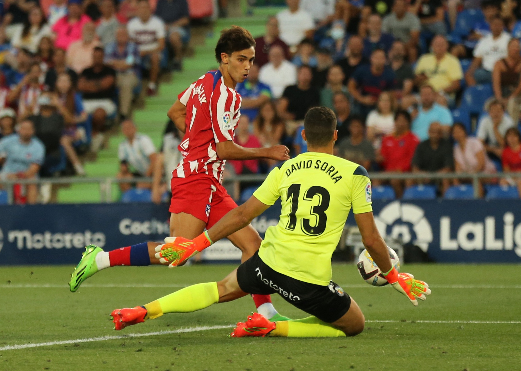 Ch&acirc;n gỗ Morata rực s&aacute;ng, Atletico Madrid vượt l&ecirc;n ng&ocirc;i đầu La Liga - Ảnh 5.