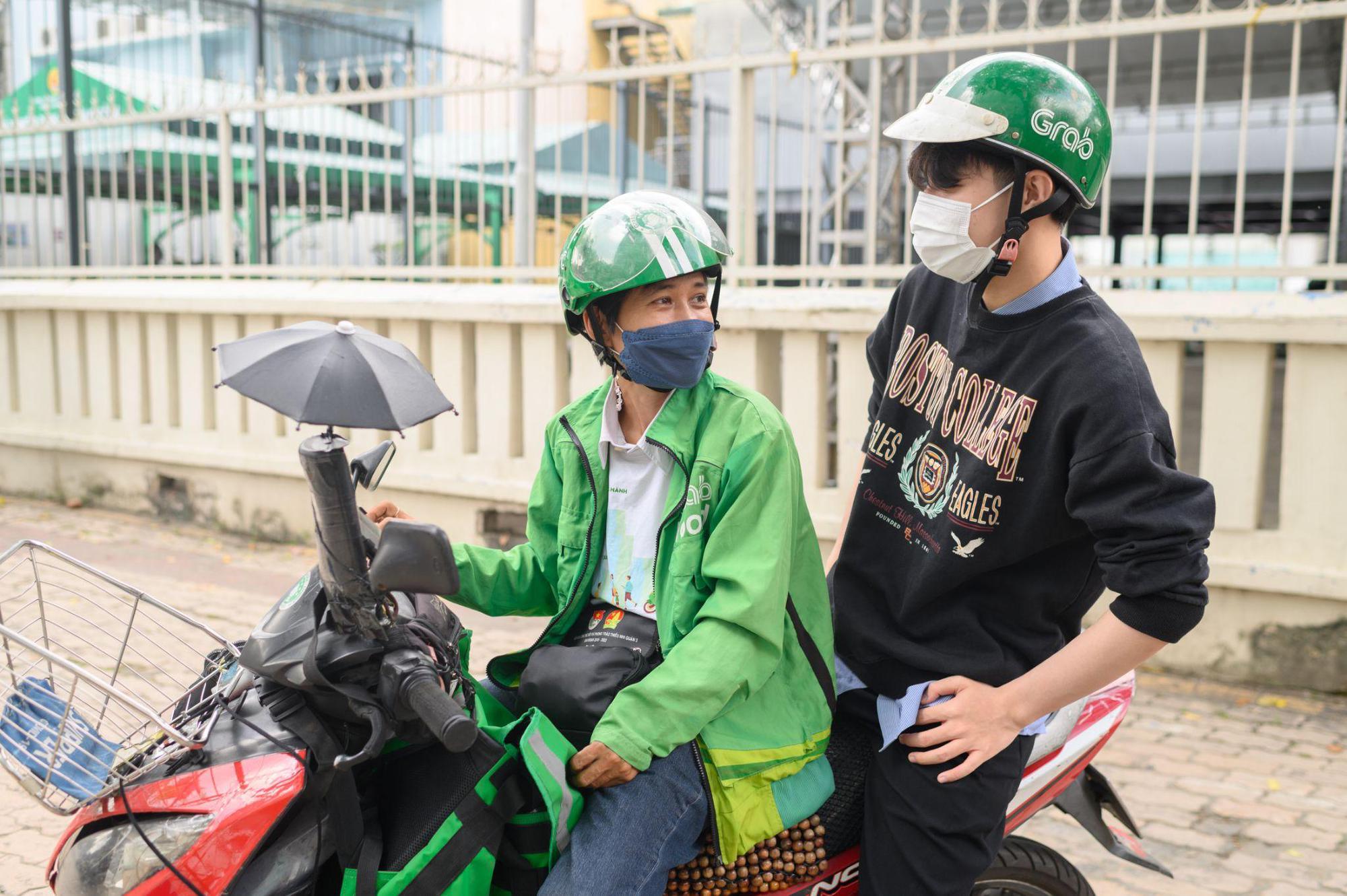 Tài xế công nghệ sau nhiều năm hành nghề: Giữ "lửa" từ những niềm vui giản đơn