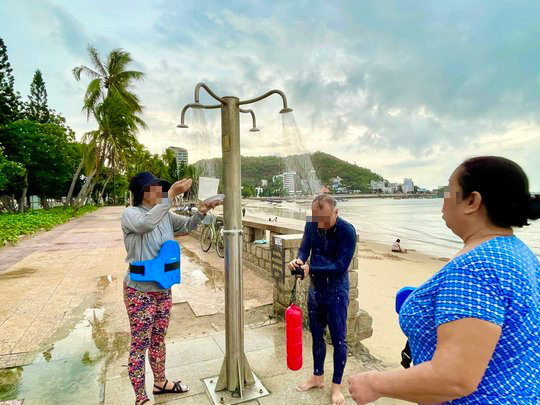 TP Vũng Tàu cấm dùng xà bông, dầu gội khi tắm tại các trụ nước ngọt công cộng