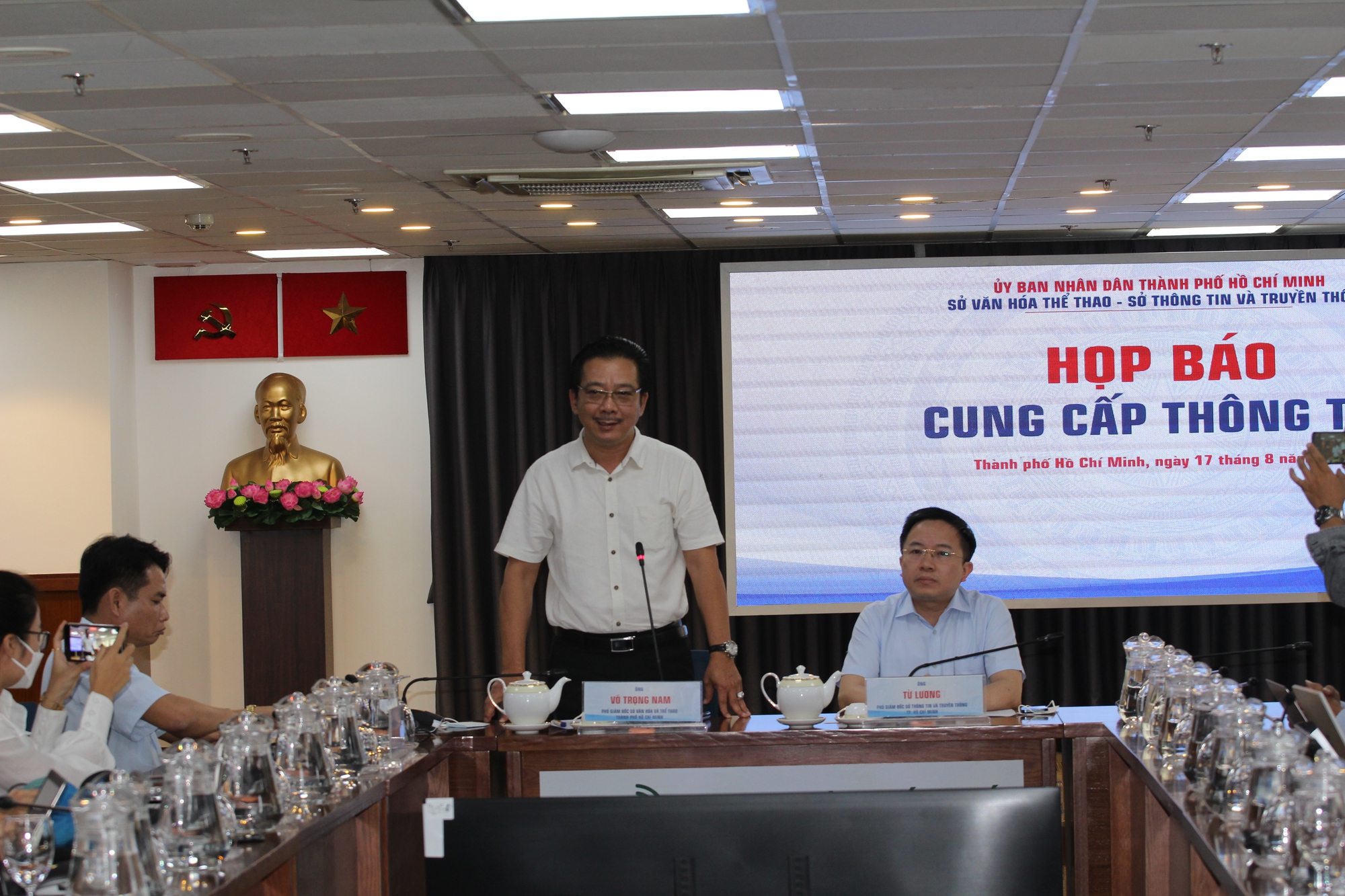 TP HCM: Họp báo vụ họa sĩ Bùi Chát bị phạt, phải tiêu hủy tranh