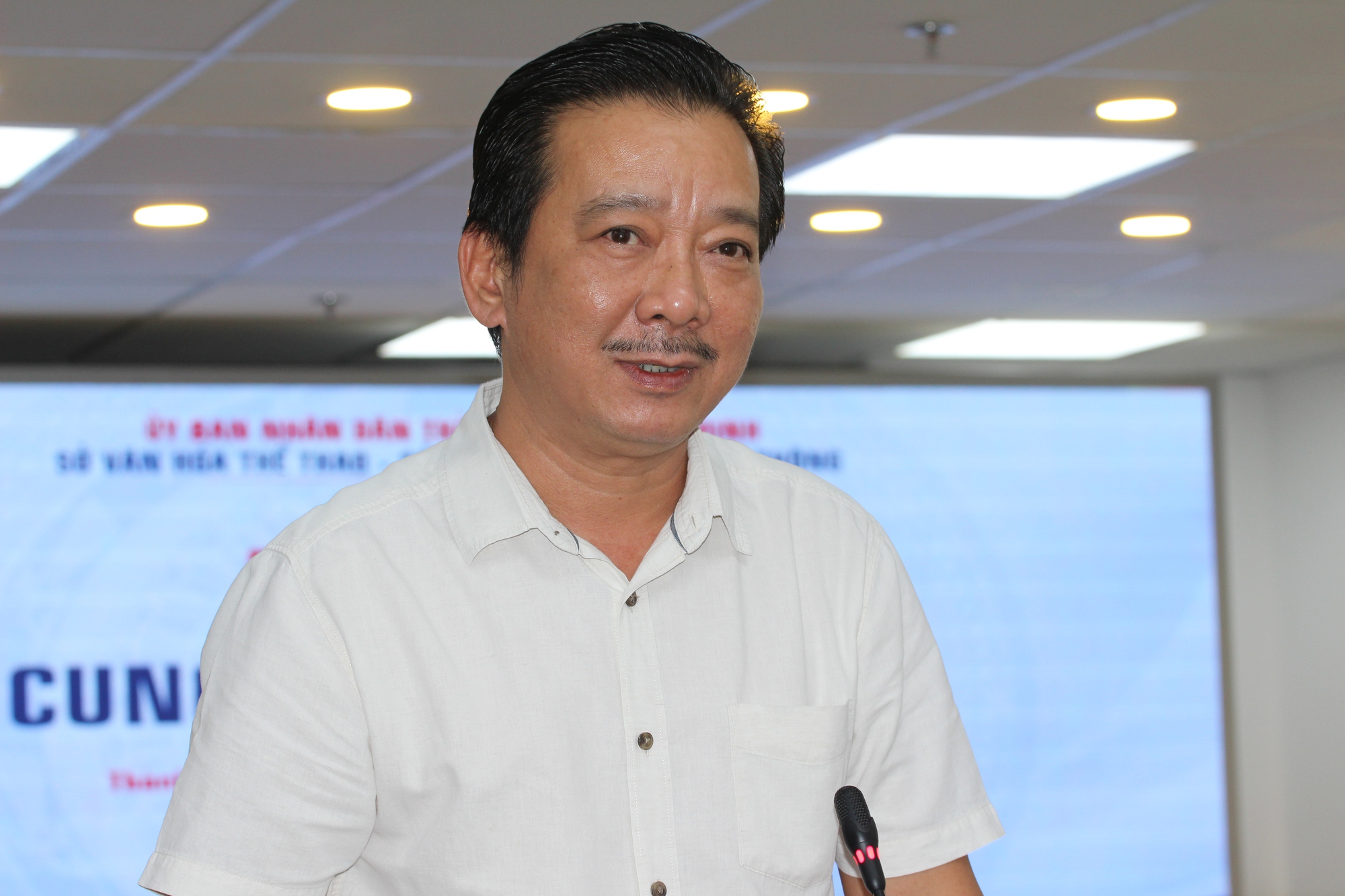 TP HCM: Họp báo vụ họa sĩ Bùi Chát bị phạt, phải tiêu hủy tranh - Ảnh 3.