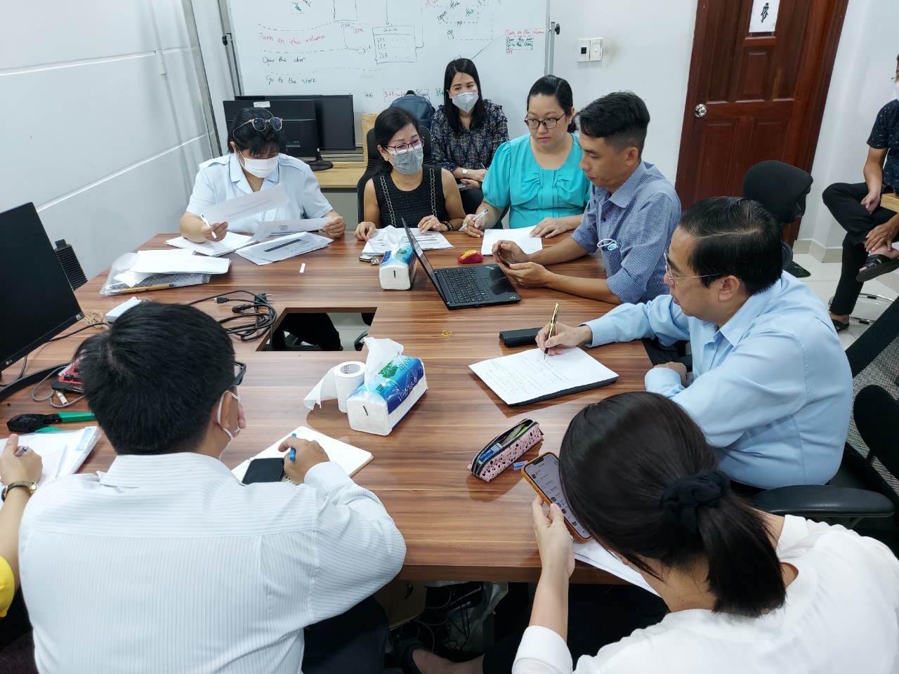 Quận 10, TP HCM: Hoàn tất hỗ trợ tiền thuê nhà cho người lao động trước ngày 24-8