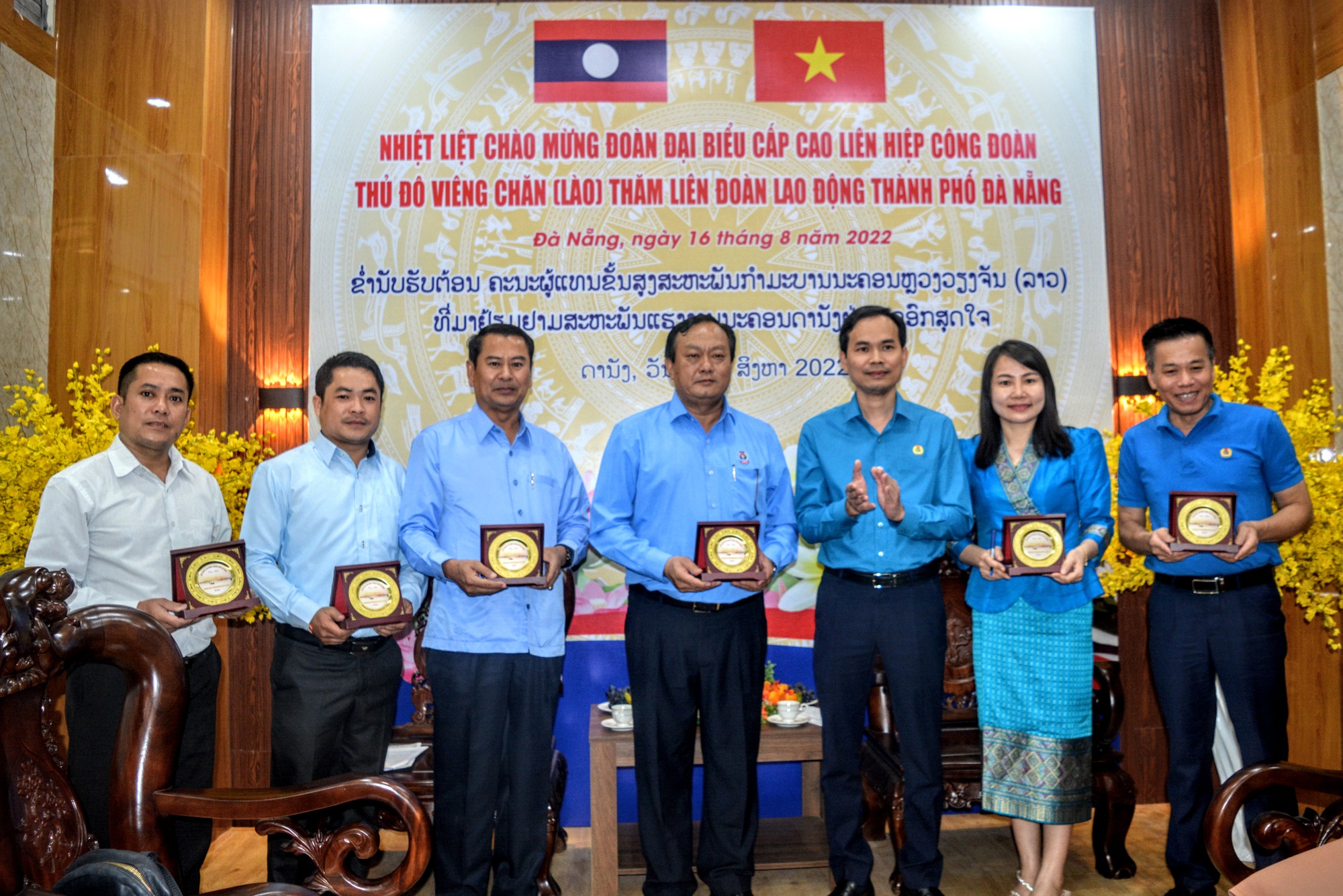 Tăng cường phối hợp giữa Công đoàn Đà Nẵng và  Viêng Chăn (Lào)