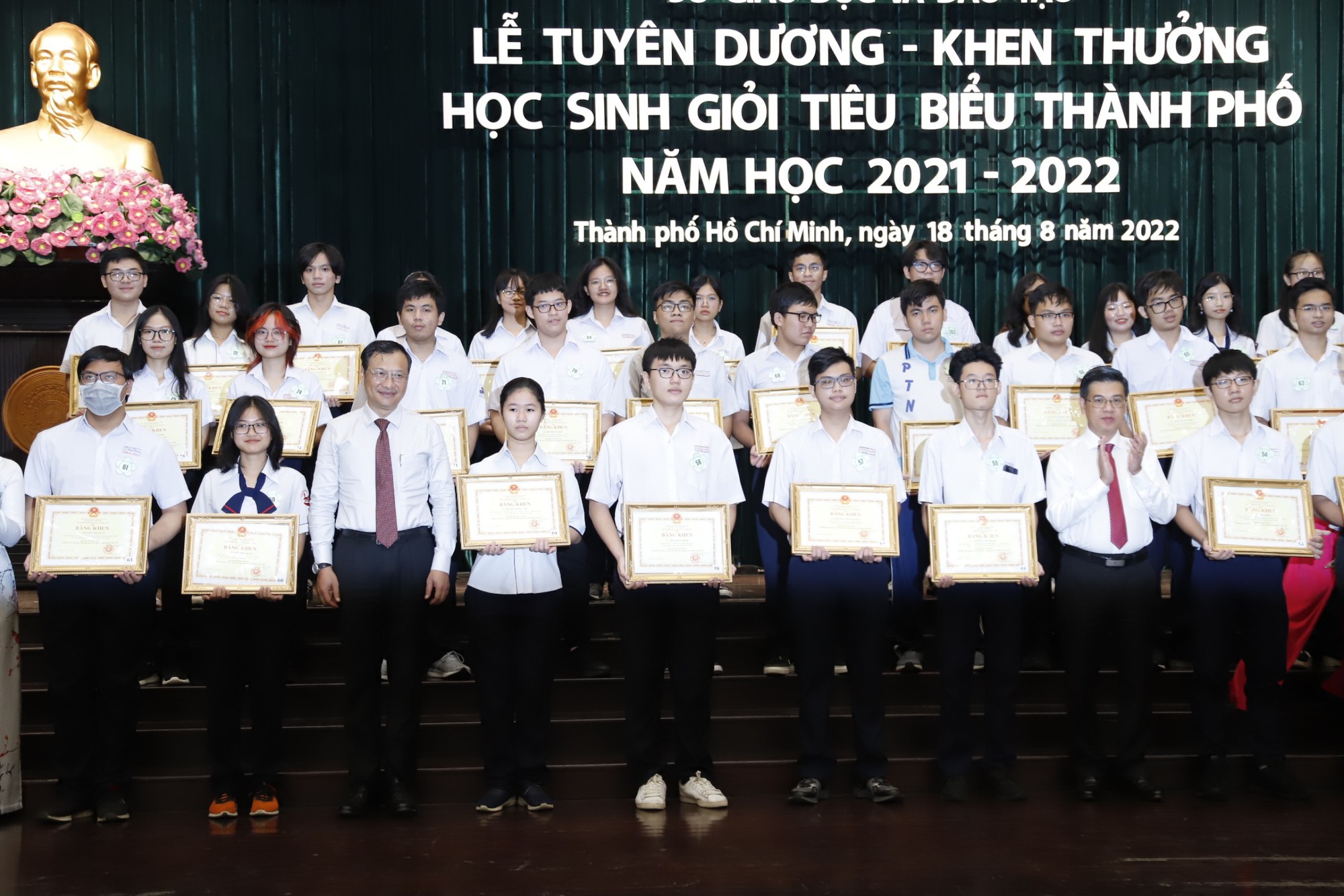 TP HCM tuyên dương gần 500 học sinh giỏi tiêu biểu - Ảnh 3.