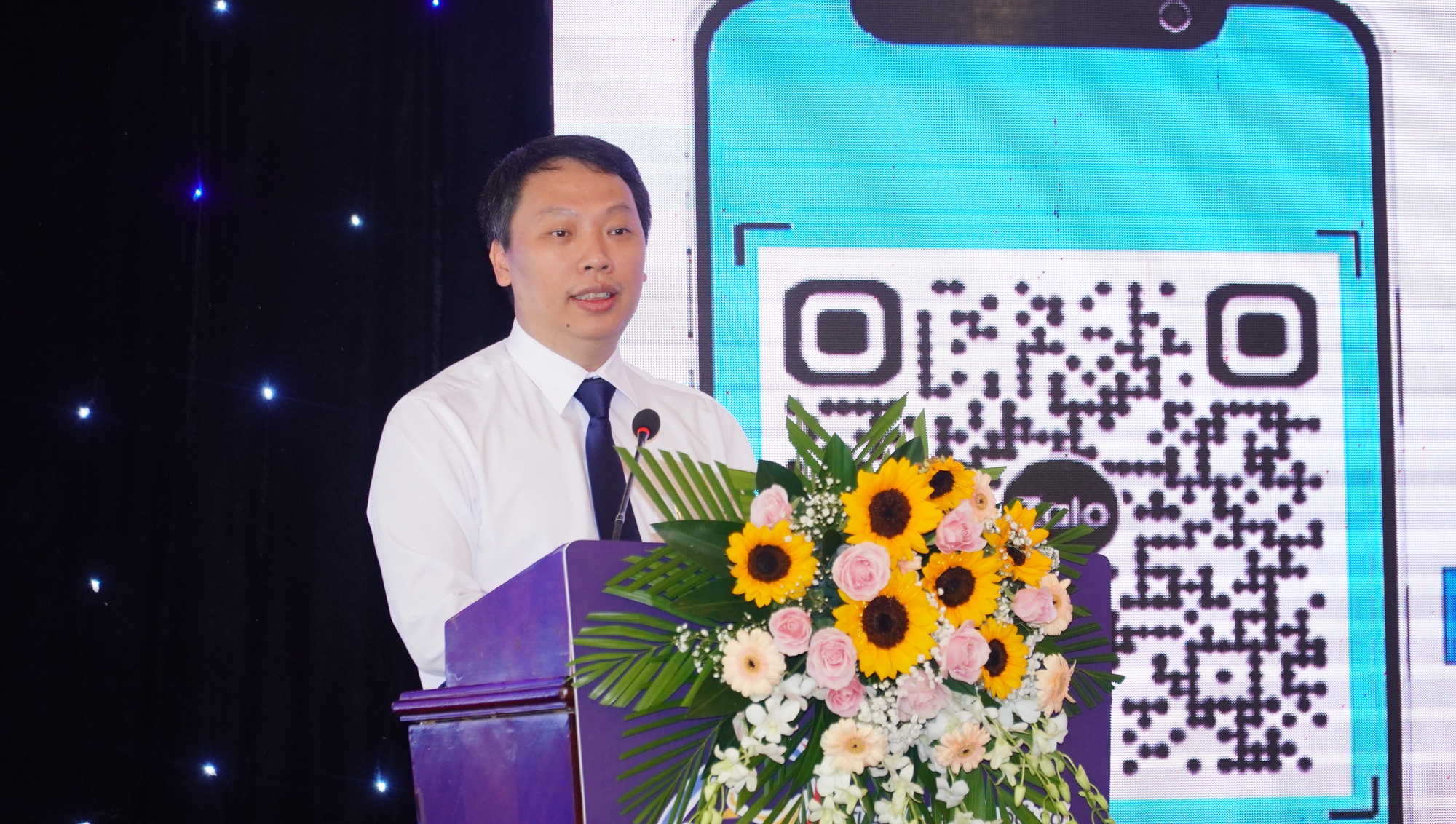 Th&agrave;nh lập tổ cộng đồng &ldquo;đi từng ng&otilde;, g&otilde; từng nh&agrave;&rdquo; để hướng dẫn người d&acirc;n c&ocirc;ng nghệ số - Ảnh 1.