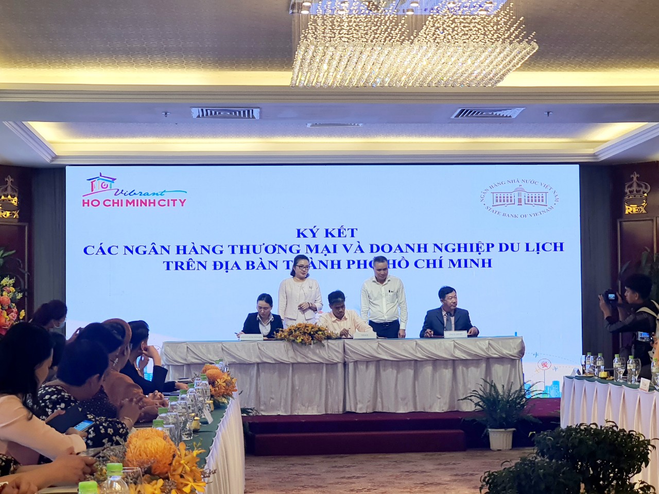 Du lịch kh&aacute;t vốn, chủ doanh nghiệp phải vay c&aacute; nh&acirc;n để &ldquo;nu&ocirc;i&rdquo; c&ocirc;ng ty - Ảnh 3.