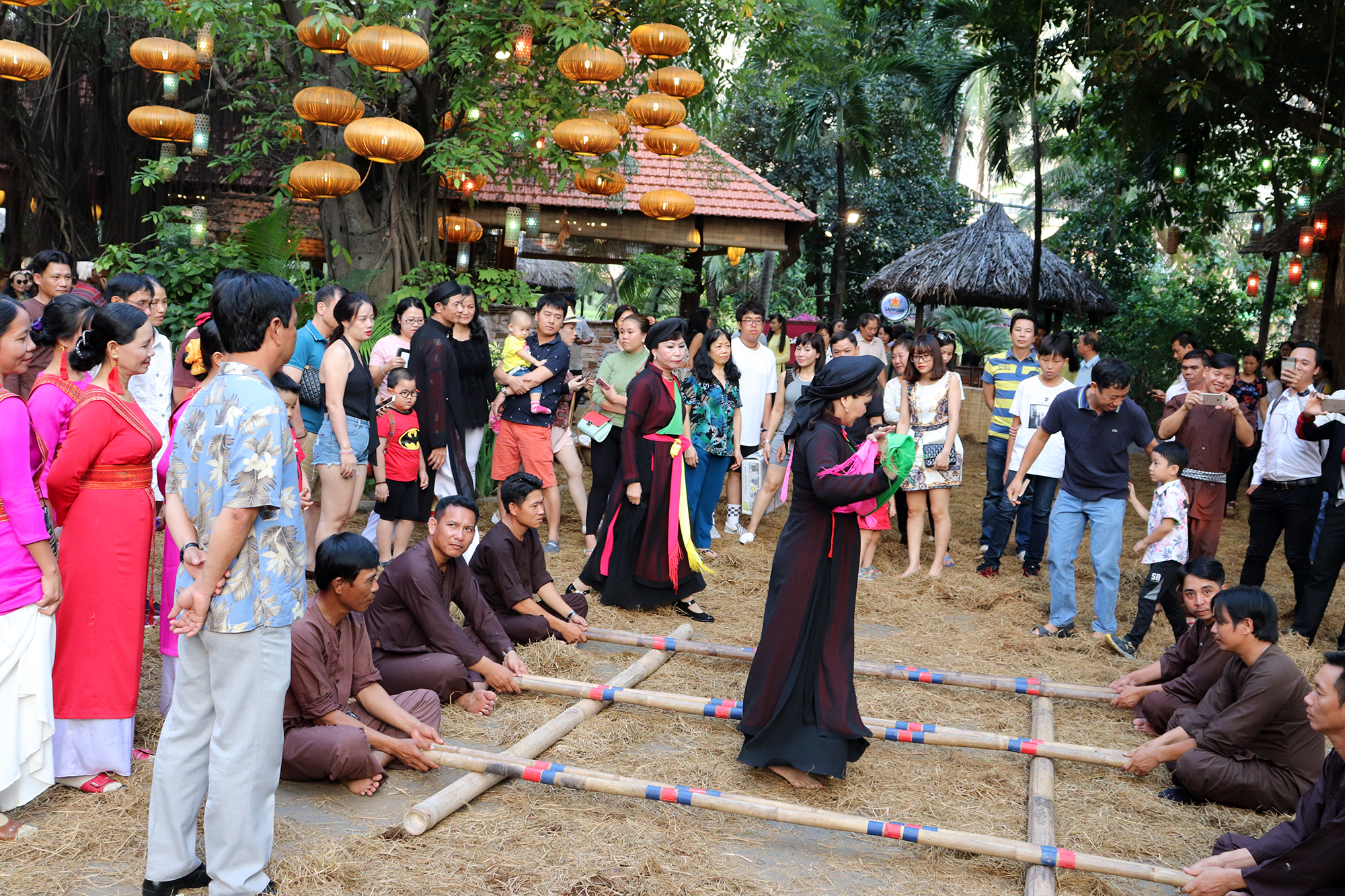 &ldquo;B&ugrave;ng vị&rdquo; với hơn 300 m&oacute;n ngon tại sự kiện văn h&oacute;a ẩm thực của Saigontourist Group - Ảnh 1.