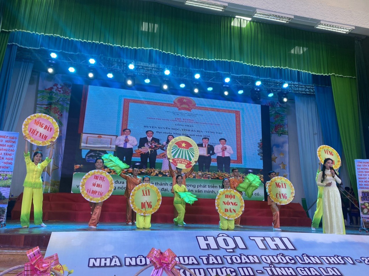 Nông dân miền Trung - Tây Nguyên đua tài