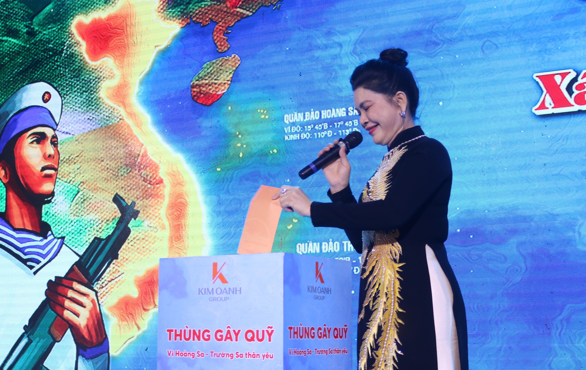 B&aacute;n đấu gi&aacute; 2 vật phẩm trao tặng CLB V&igrave; Ho&agrave;ng Sa - Trường Sa th&acirc;n y&ecirc;u - Ảnh 1.