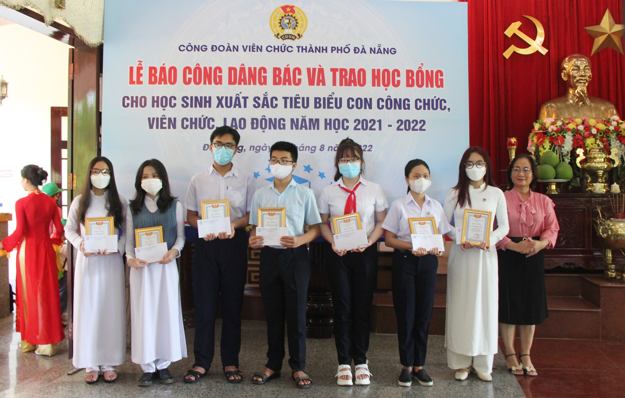 Đ&agrave; Nẵng: Động vi&ecirc;n con đo&agrave;n vi&ecirc;n học giỏi - Ảnh 2.