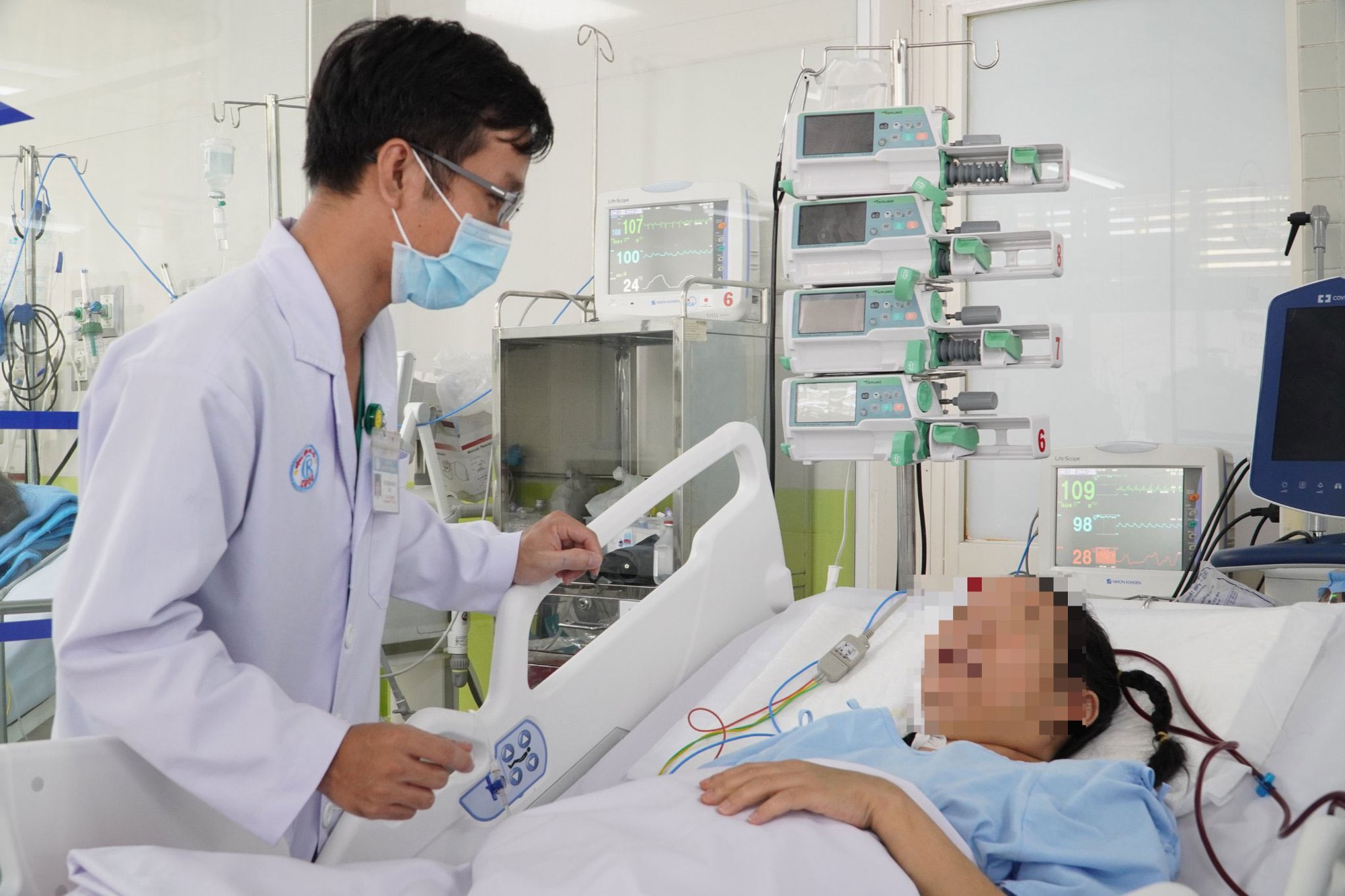 Bệnh viện hụt hơi khi tự chủ to&agrave;n diện - Ảnh 1.