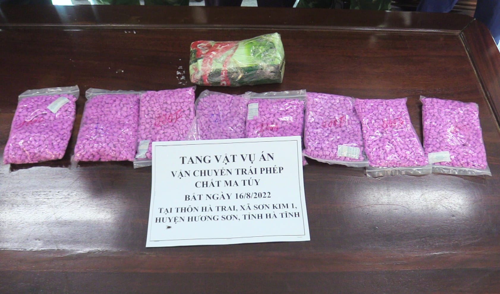 L&aacute;i &ocirc; t&ocirc; chở 1kg ketamin, 7.500 vi&ecirc;n ma t&uacute;y từ L&agrave;o sang Việt Nam  - Ảnh 2.