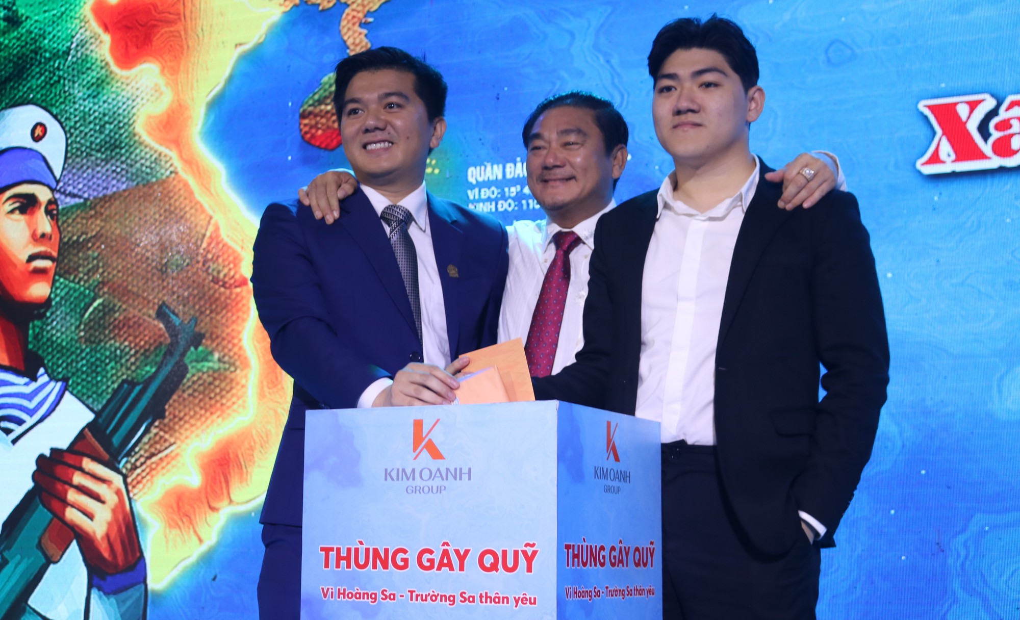 B&aacute;n đấu gi&aacute; 2 vật phẩm trao tặng CLB V&igrave; Ho&agrave;ng Sa - Trường Sa th&acirc;n y&ecirc;u - Ảnh 6.