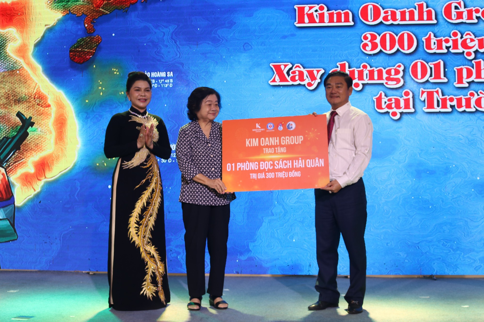 B&aacute;n đấu gi&aacute; 2 vật phẩm trao tặng CLB V&igrave; Ho&agrave;ng Sa - Trường Sa th&acirc;n y&ecirc;u - Ảnh 4.