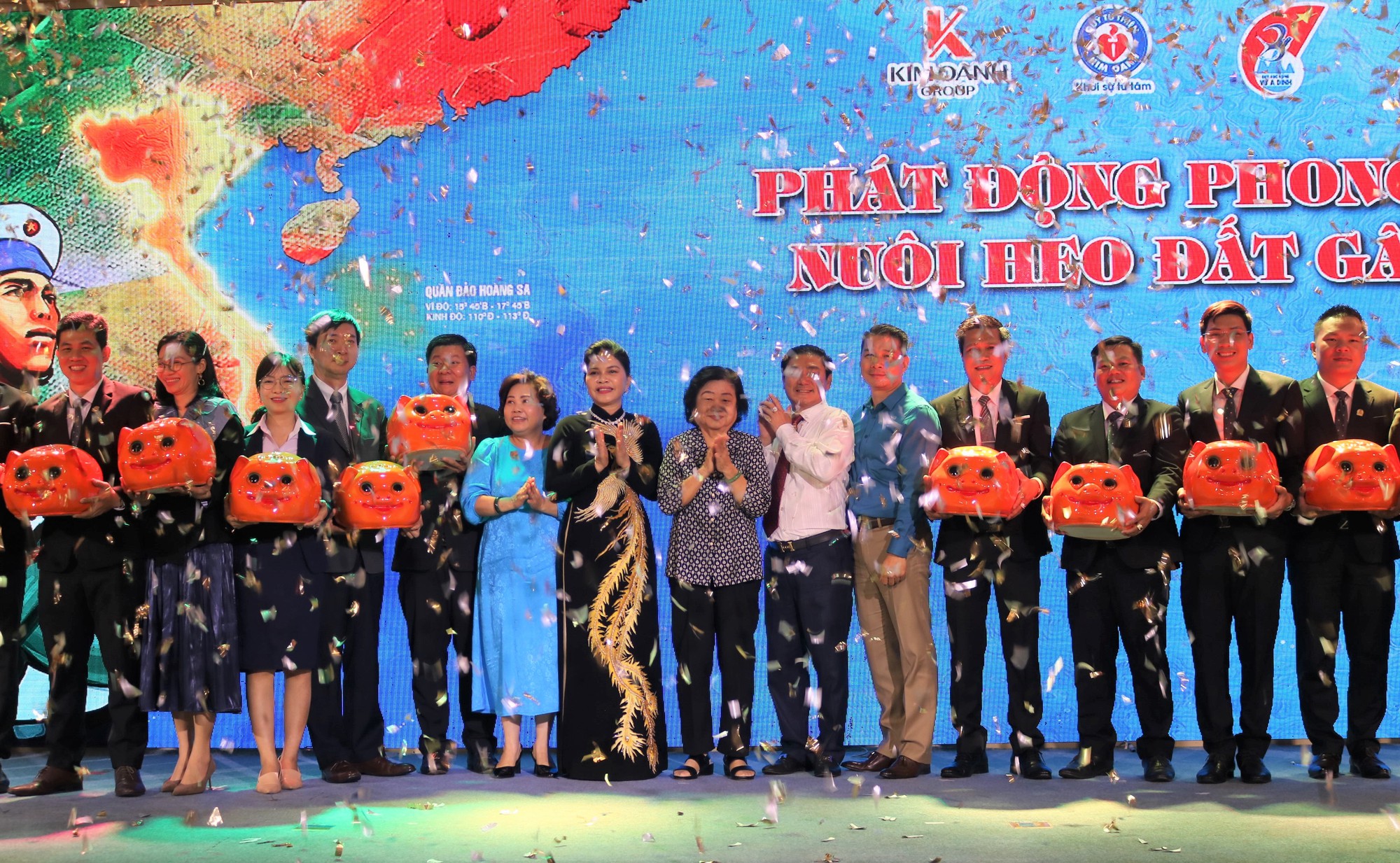 B&aacute;n đấu gi&aacute; 2 vật phẩm trao tặng CLB V&igrave; Ho&agrave;ng Sa - Trường Sa th&acirc;n y&ecirc;u - Ảnh 7.