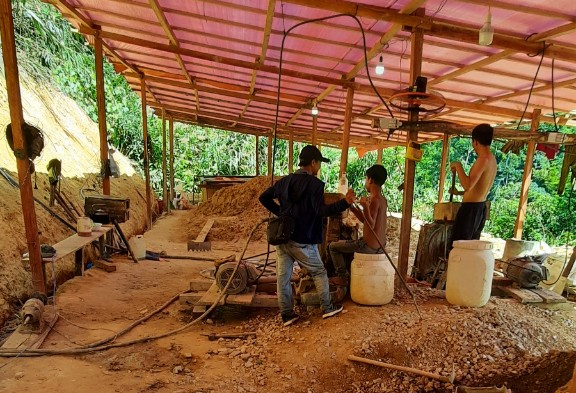 Quảng Nam y&ecirc;u cầu c&ocirc;ng ty của đại gia v&agrave;ng Ng&ocirc; Văn Quang tạm dừng hoạt động - Ảnh 3.