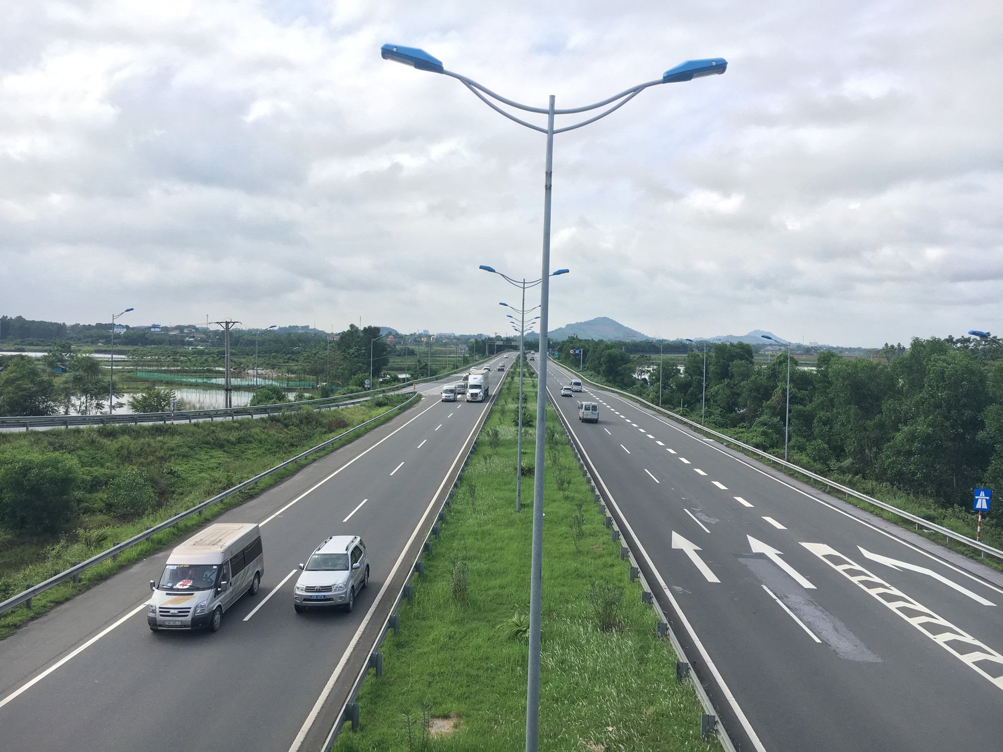 Thu phí không dừng: Nhiều lỗi cần khắc phục