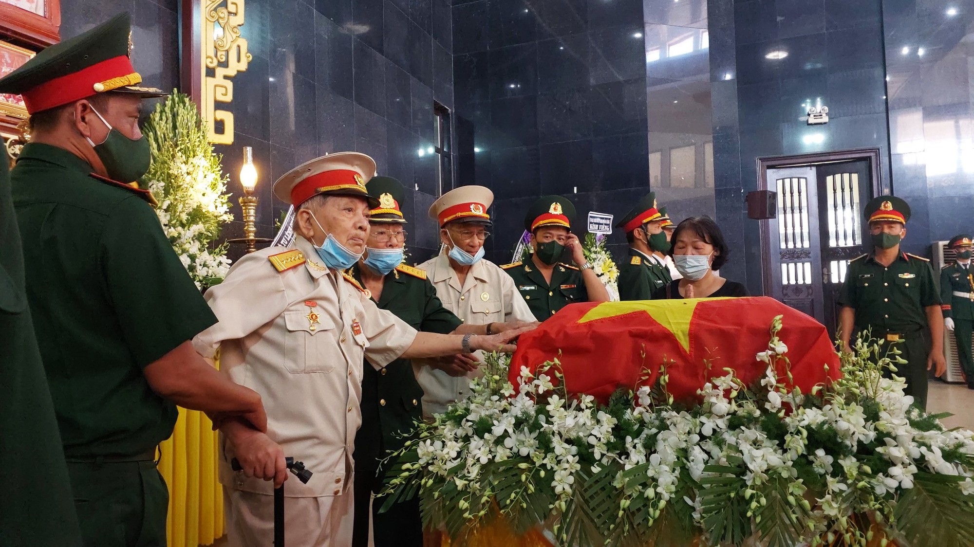 X&uacute;c động lễ truy điệu Anh h&ugrave;ng lực lượng vũ trang Kostas Sarantidis Nguyễn Văn Lập - Ảnh 6.