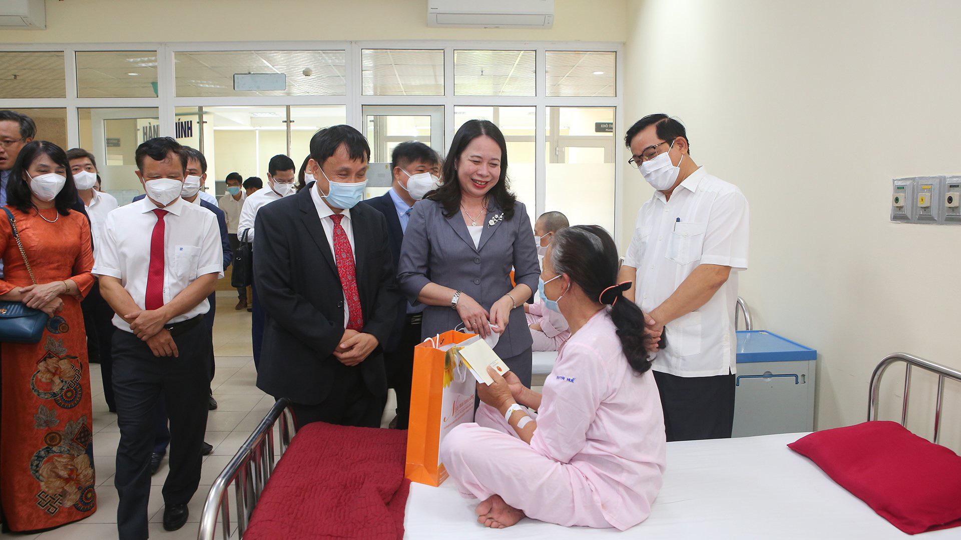 Đưa v&agrave;o hoạt động trung t&acirc;m sản phụ khoa hiện đại bậc nhất miền Trung - Ảnh 1.