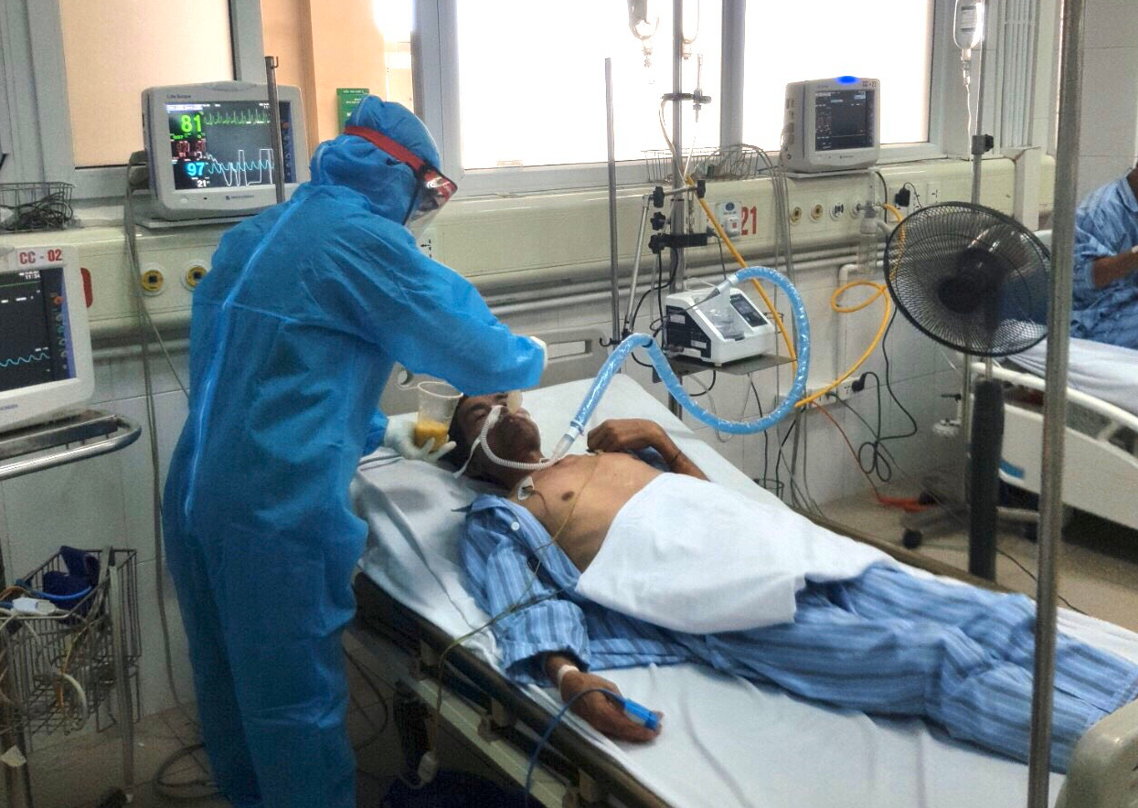 Dịch Covid-19 hôm nay: Số mắc bất ngờ tăng vọt lên 2.000 F0, 1 ca tử vong