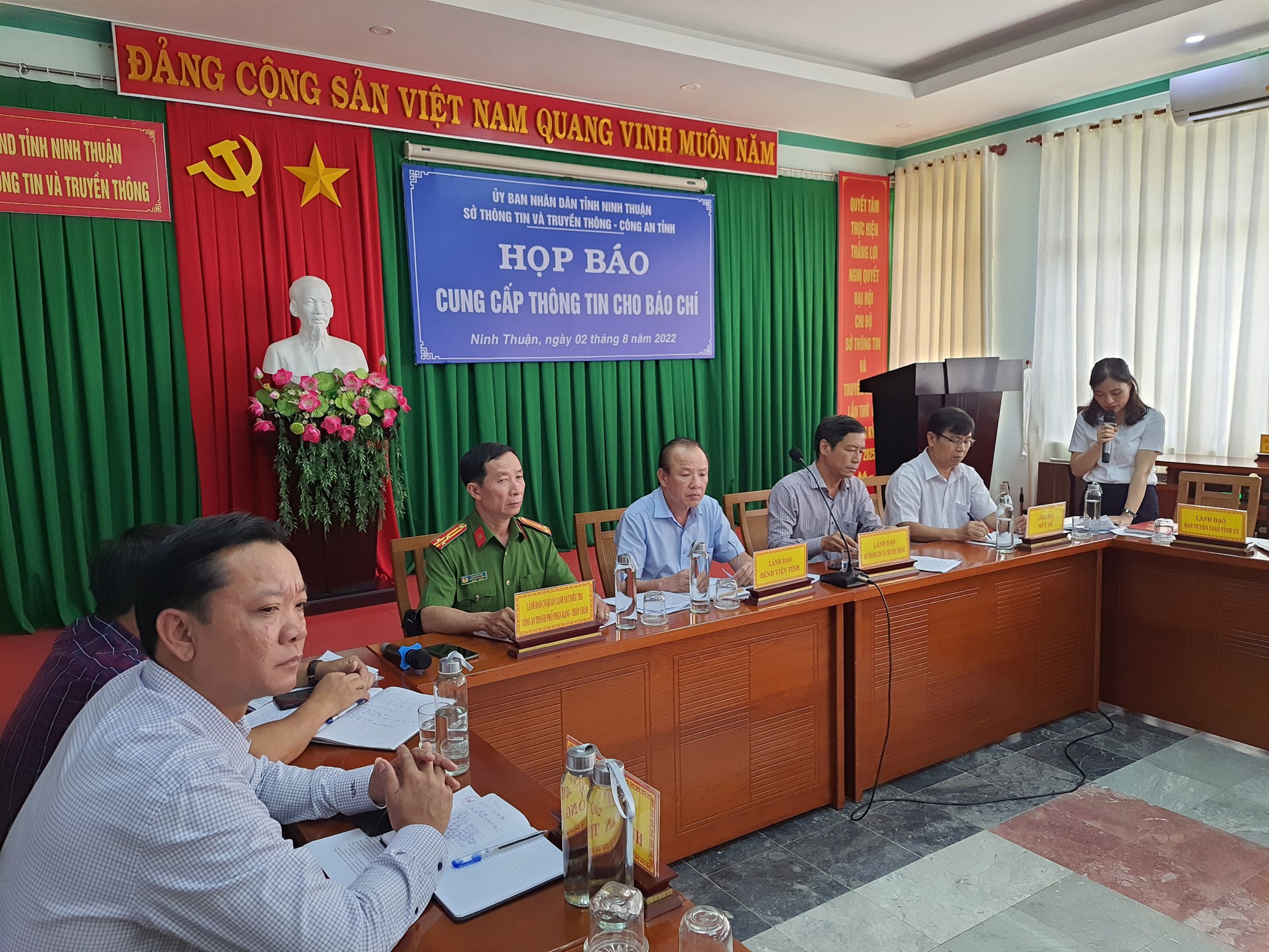 Họp b&aacute;o c&ocirc;ng bố vụ nữ sinh Ninh Thuận tử nạn: X&aacute;c định người l&aacute;i &ocirc;t&ocirc; vi phạm - Ảnh 4.