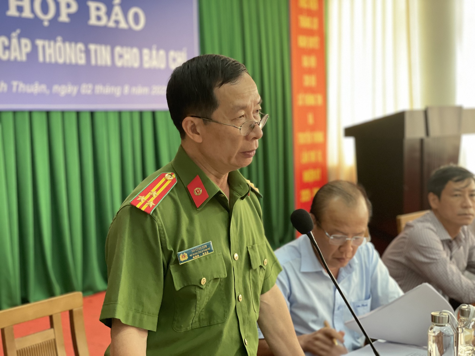 Họp b&aacute;o c&ocirc;ng bố vụ nữ sinh Ninh Thuận tử nạn: X&aacute;c định người l&aacute;i &ocirc;t&ocirc; vi phạm - Ảnh 5.