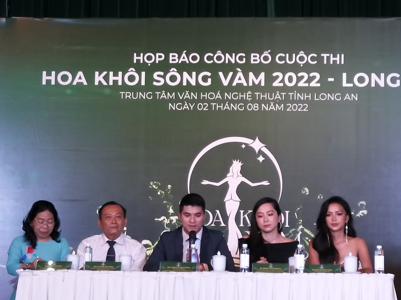 Thùy Tiên, Kim Duyên và Ngọc Châu làm giám khảo "Hoa khôi Sông Vàm 2022"