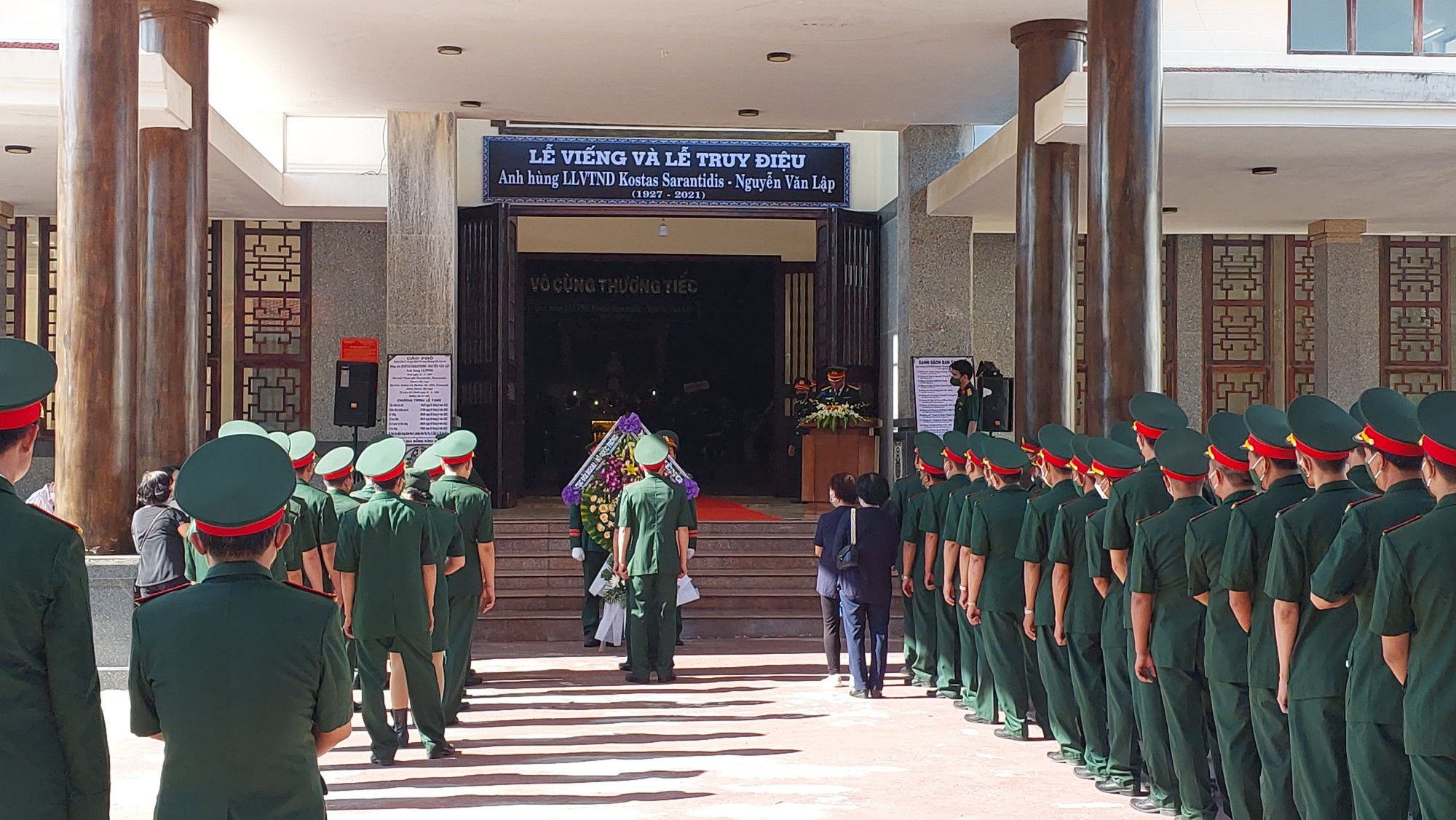 X&uacute;c động lễ truy điệu Anh h&ugrave;ng lực lượng vũ trang Kostas Sarantidis Nguyễn Văn Lập - Ảnh 4.