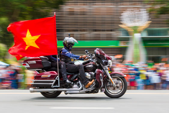 CUỘC THI ẢNH THI&Ecirc;NG LI&Ecirc;NG CỜ TỔ QUỐC: Thắm đỏ m&agrave;u cờ - Ảnh 5.