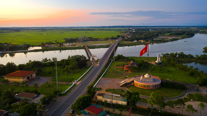 CUỘC THI ẢNH THI&Ecirc;NG LI&Ecirc;NG CỜ TỔ QUỐC: Thắm đỏ m&agrave;u cờ - Ảnh 4.