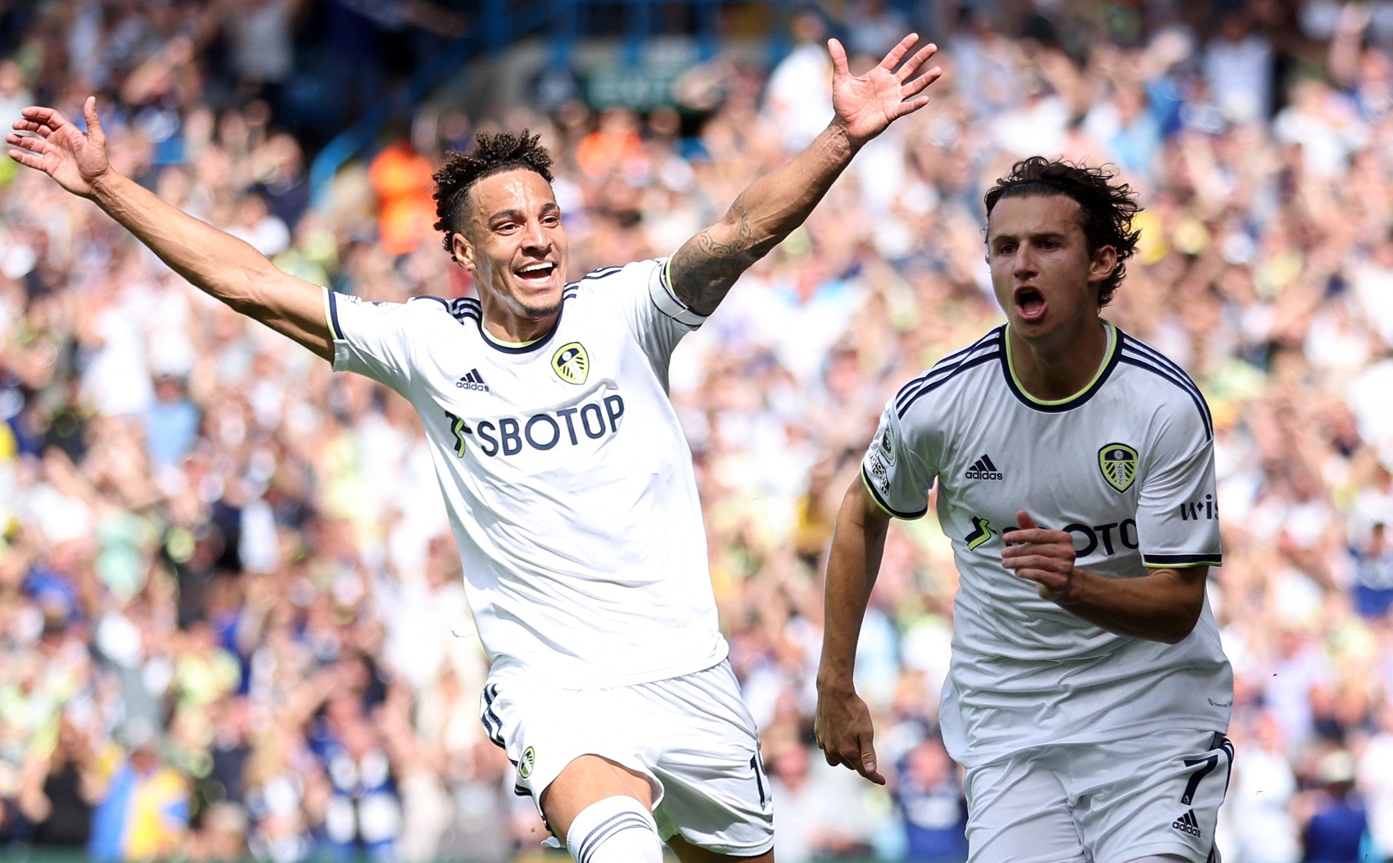 Thua sốc 0-3 Leeds United, Chelsea trượt dài bảng xếp hạng