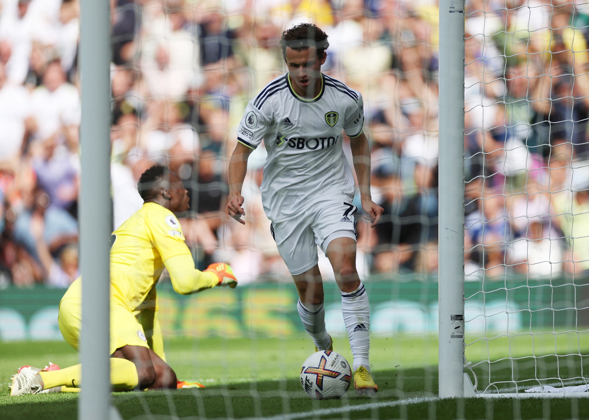 Thua sốc 0-3 Leeds United, Chelsea trượt dài bảng xếp hạng - Ảnh 2.