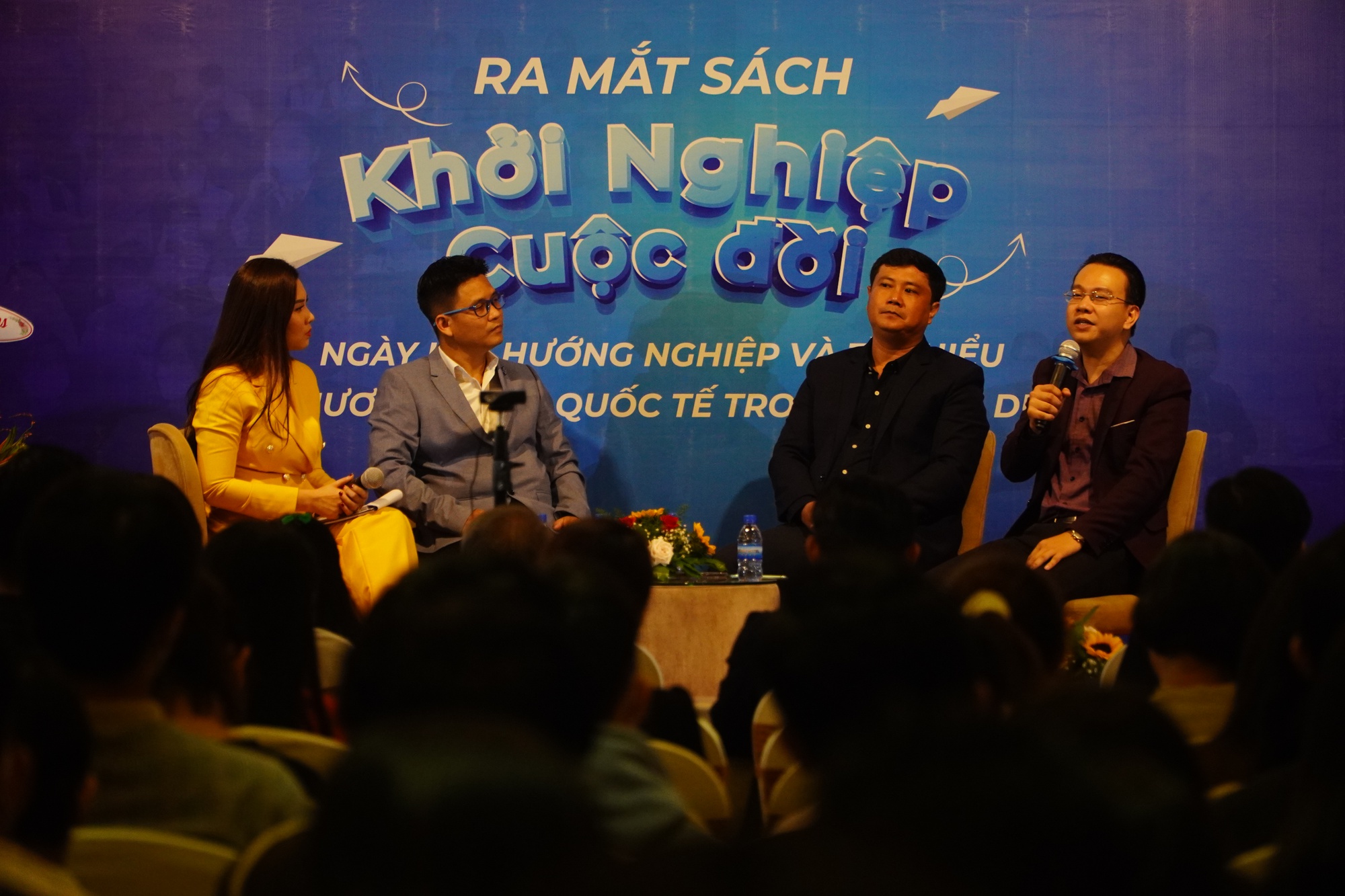 Sôi nổi ngày hội "khởi nghiệp cuộc đời”