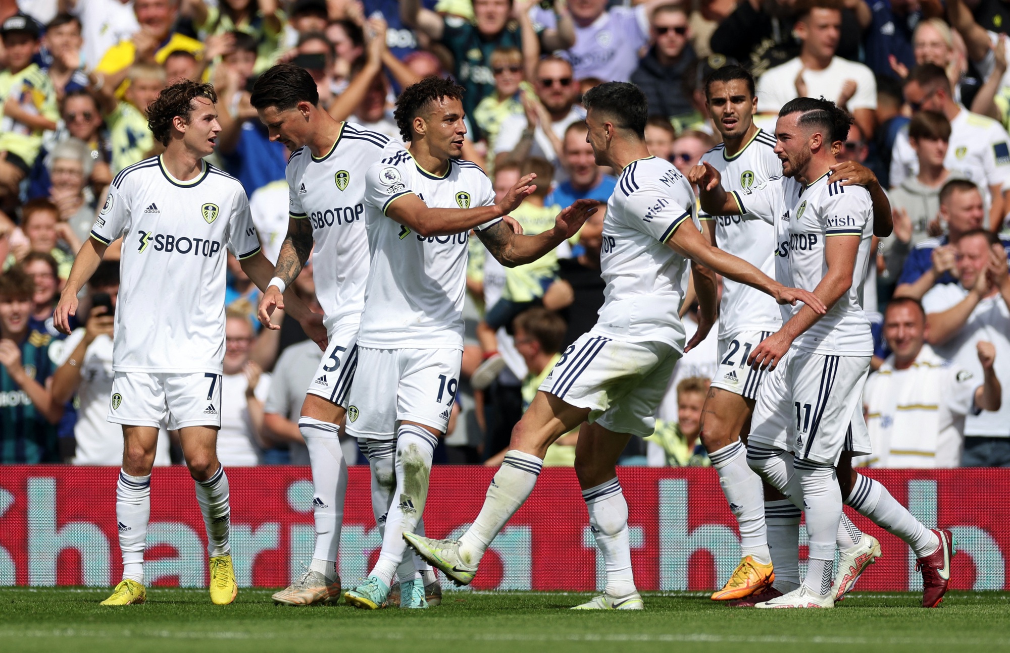 Thua sốc 0-3 Leeds United, Chelsea trượt dài bảng xếp hạng - Ảnh 8.