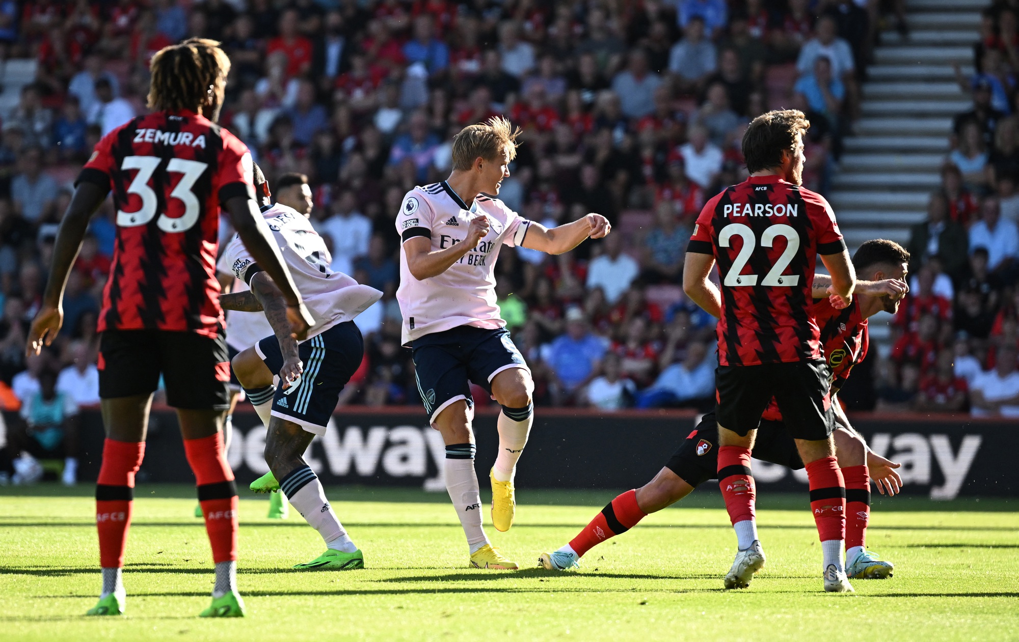 Arsenal đại phá Bournemouth, lập kỷ lục 18 năm Giải Ngoại hạng Anh - Ảnh 2.
