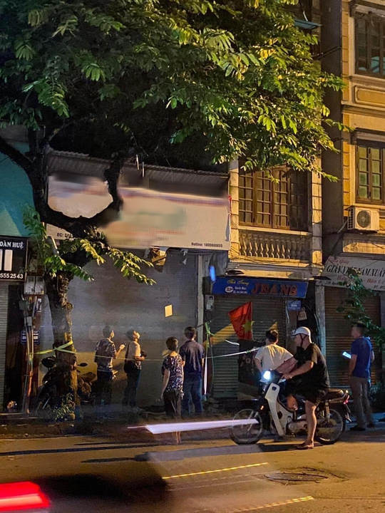 Quên chìa khóa trong nhà, trèo cây vào lấy ngã xuống tử vong - Ảnh 1.