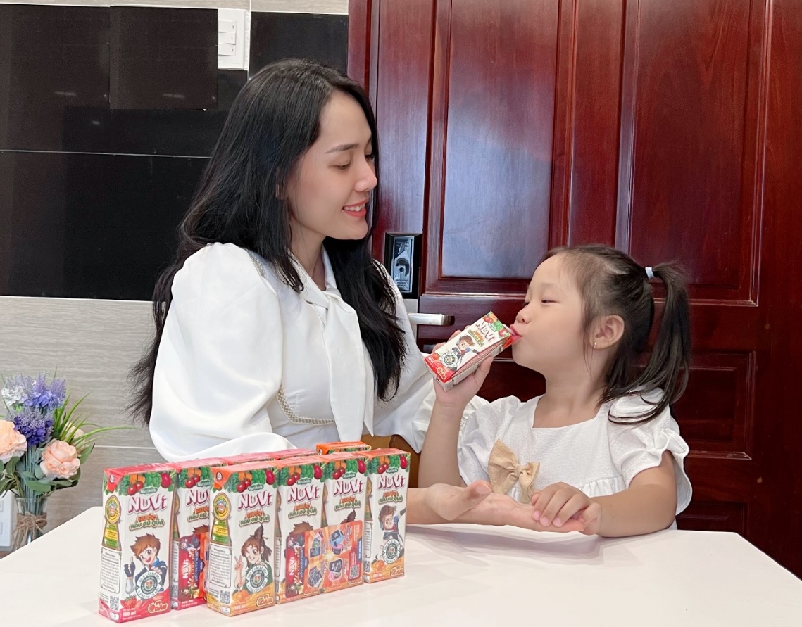 Nutifood lần đầu tiên ra mắt NuVi Nước rau củ quả