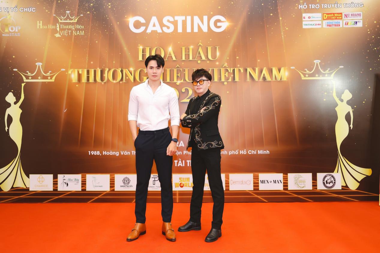 NTK Tommy Nguyễn bất ngờ hội ngộ Hoa hậu Đo&agrave;n Hồng Trang - Ảnh 3.