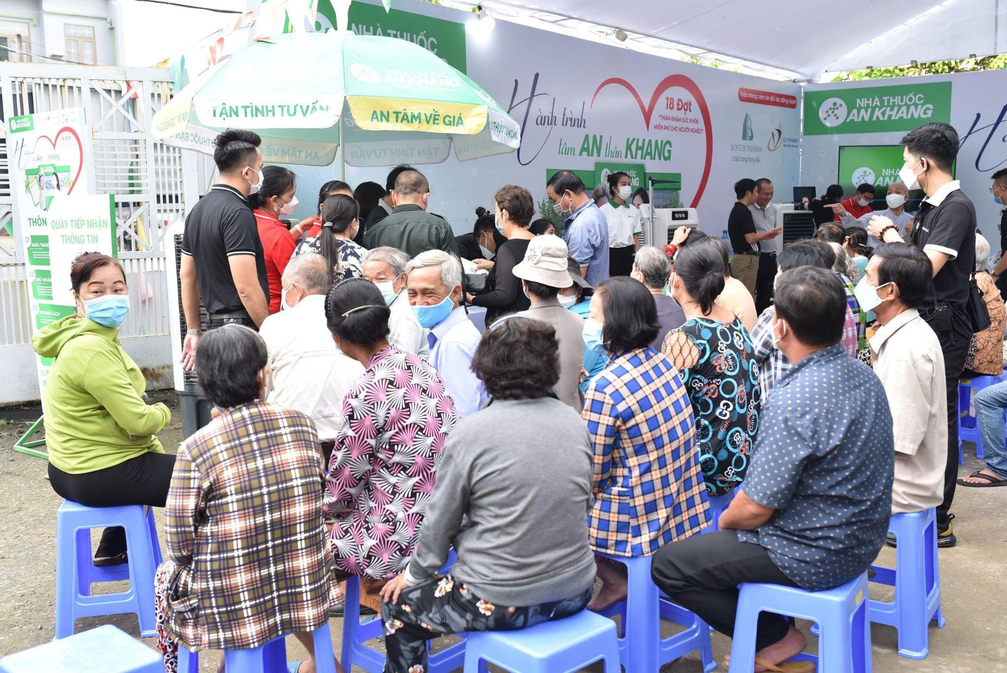 C&acirc;u chuyện đằng sau h&agrave;nh tr&igrave;nh mang &lsquo;t&acirc;m an, th&acirc;n khang&rsquo; đến 500 b&agrave; con kh&oacute; khăn tại TP. Bi&ecirc;n H&ograve;a - Ảnh 2.