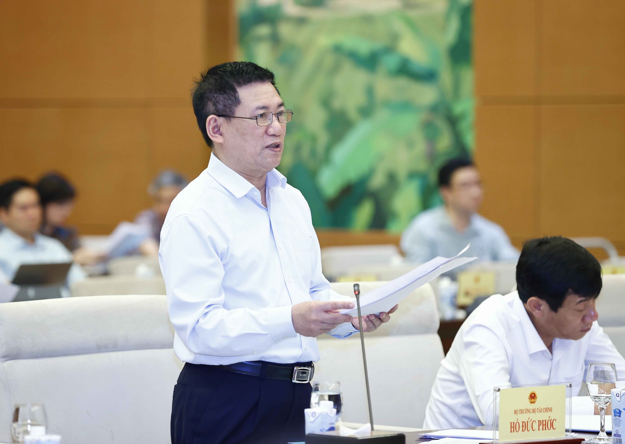 Chủ tịch Quốc hội: Nhật Bản bật điều h&ograve;a 28 độ, Việt Nam đến c&ocirc;ng sở bật 18-20 độ cả ng&agrave;y - Ảnh 1.