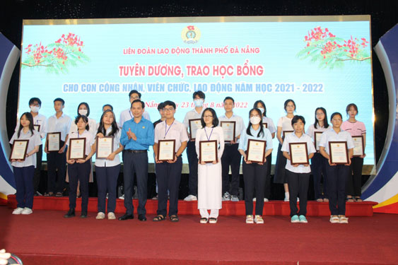 Đà Nẵng: 381 suất học bổng cho con đoàn viên vượt khó, học giỏi