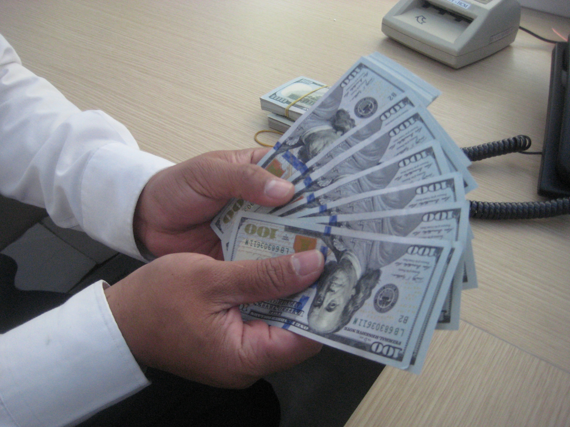 Vì sao giá USD tự do bất ngờ tăng nóng trở lại?