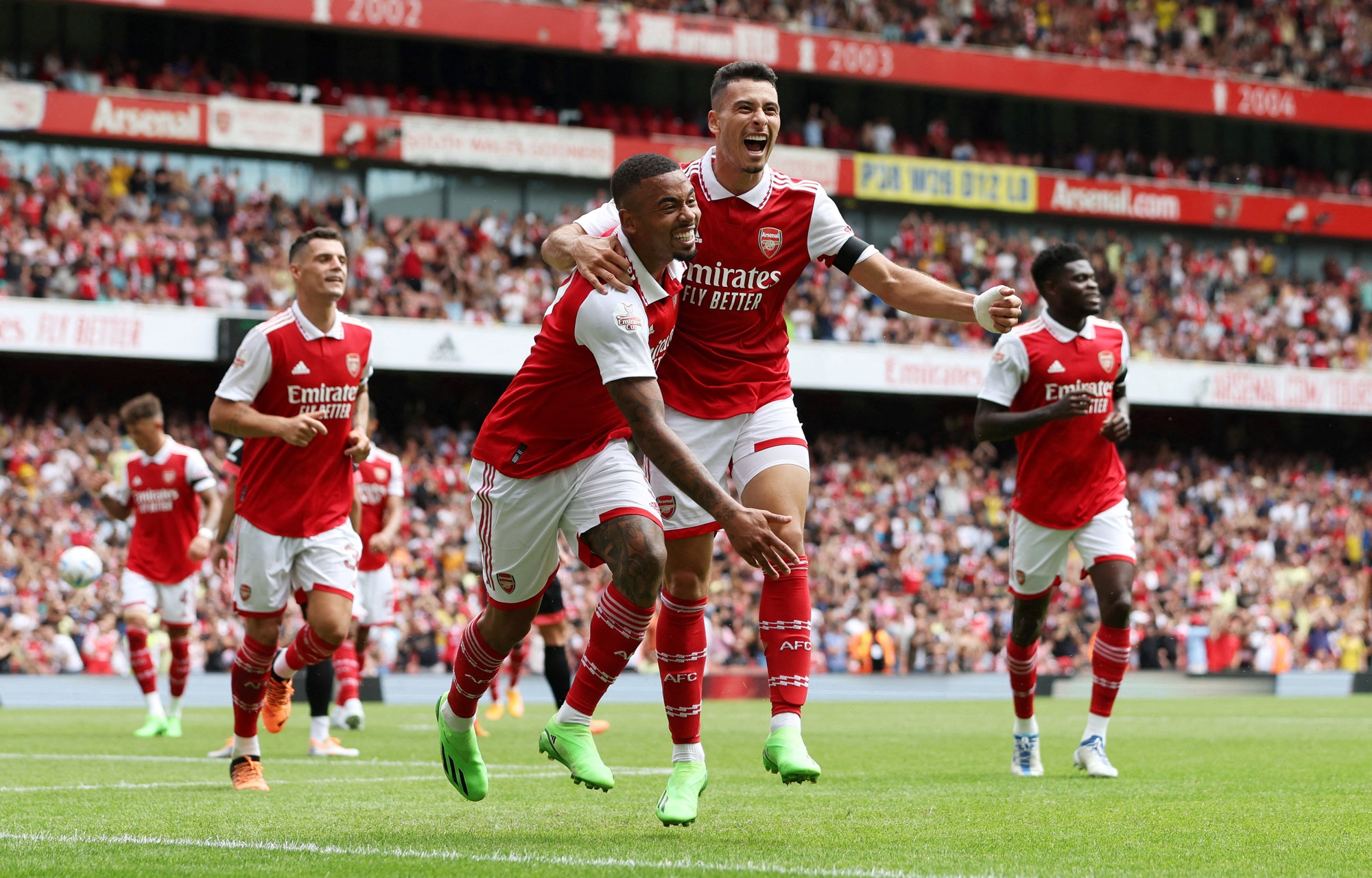 Arsenal vào "danh sách đen" của UEFA