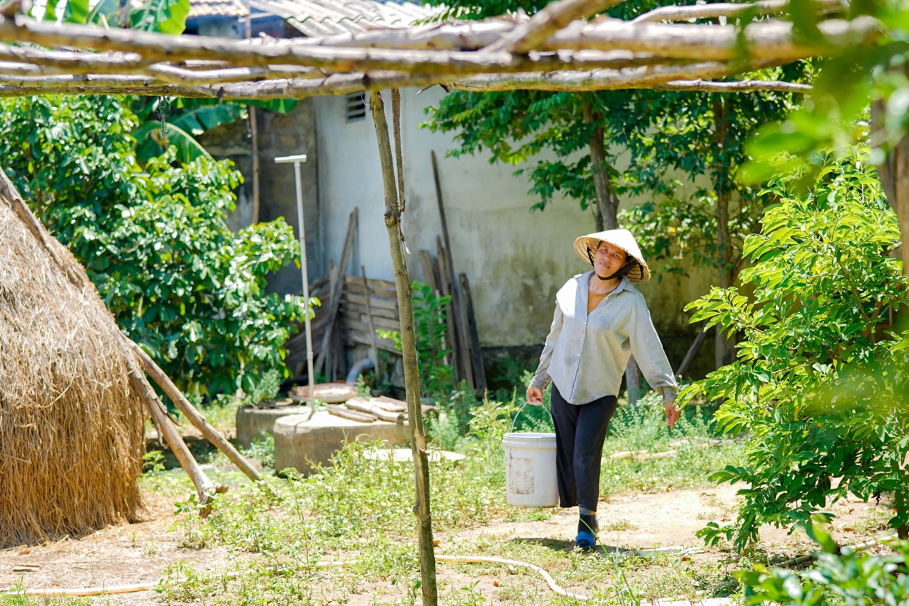 Kh&ocirc;ng c&ograve;n nỗi lo nước sạch, người d&acirc;n miền Trung ổn định cuộc sống - Ảnh 1.