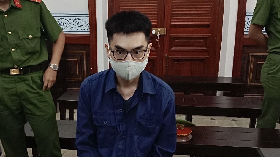 Ngỡ ng&agrave;ng với si&ecirc;u thủ đoạn của một nh&acirc;n vi&ecirc;n ng&acirc;n h&agrave;ng - Ảnh 1.