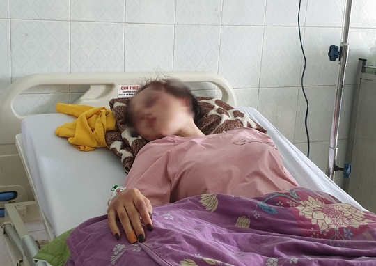 C&ocirc;ng an v&agrave;o cuộc vụ c&aacute;n bộ QLTT đ&aacute;nh bạn g&aacute;i d&atilde; man v&igrave; h&aacute;t song ca với người kh&aacute;c - Ảnh 1.