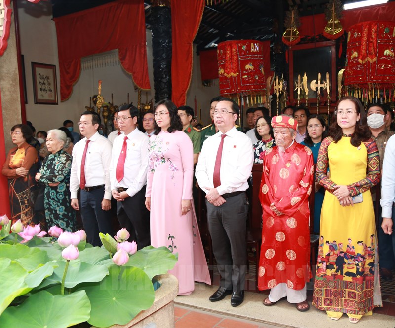Đ&oacute;n nhận bằng di sản phi vật thể quốc gia tại Lăng Đức Tả qu&acirc;n L&ecirc; Văn Duyệt - Ảnh 2.